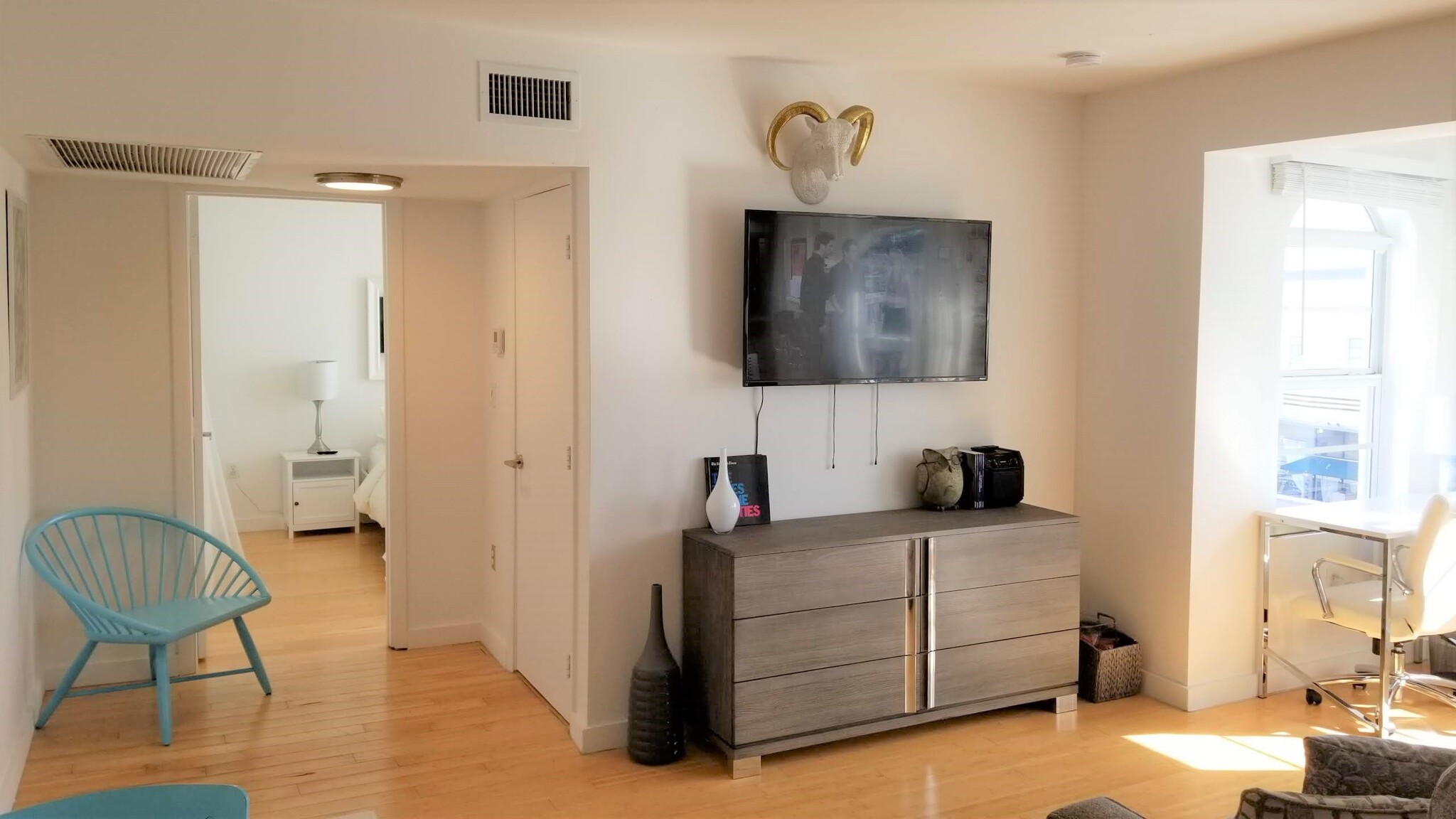 APARTMENT 1 - 1512 Washington Ave