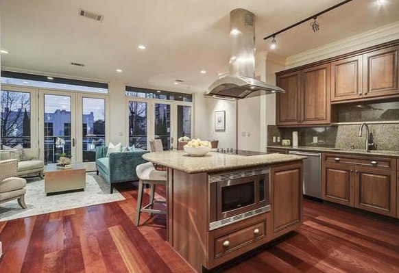 Building Photo - 1419 Montrose-601.64