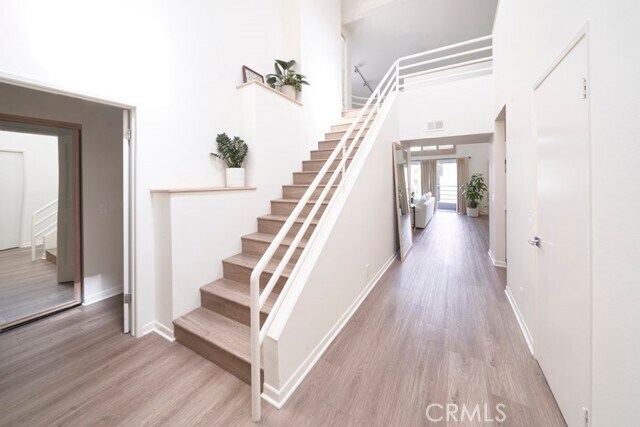 Building Photo - 1617 S Beverly Glen Blvd