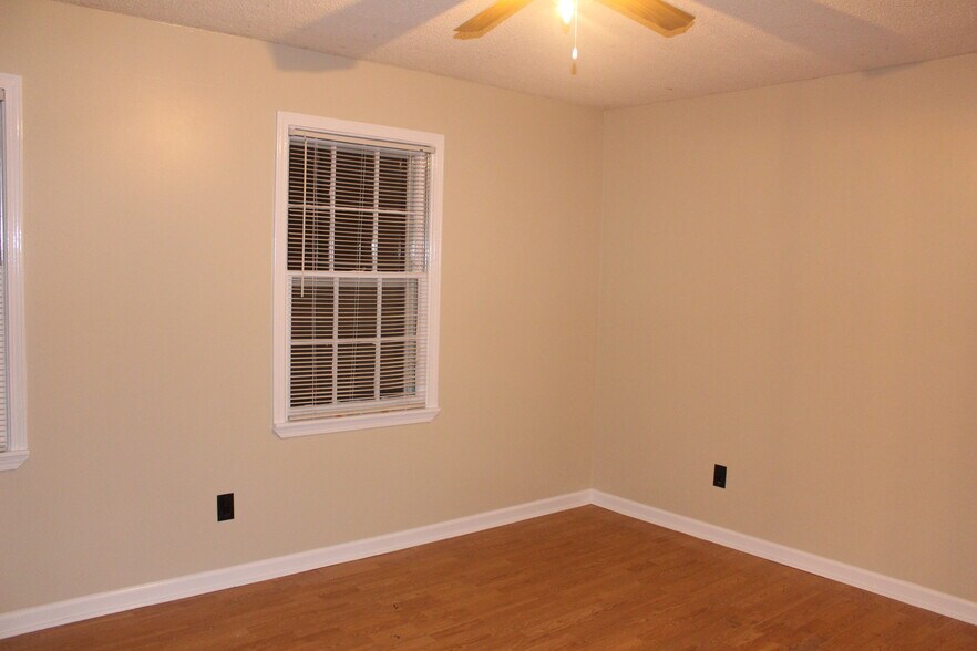 Building Photo - 359 Jamestown Manor Dr