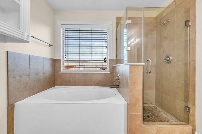 Building Photo - 1931 Flycaster Dr