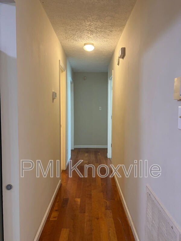 Building Photo - 4100 Abercorn Rd