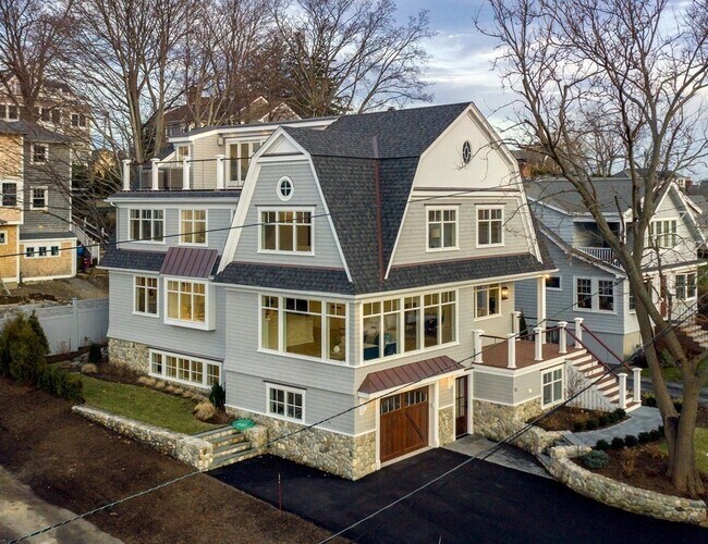 Primary Photo - 25 Cushing Ave