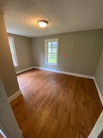 Building Photo - 126 Lakeview Dr