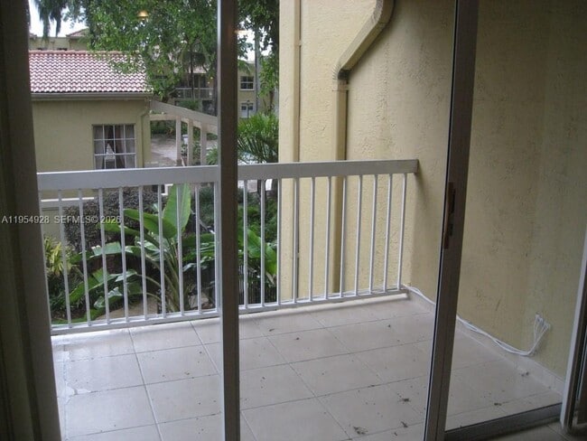 Building Photo - 4650 NW 97th Ct