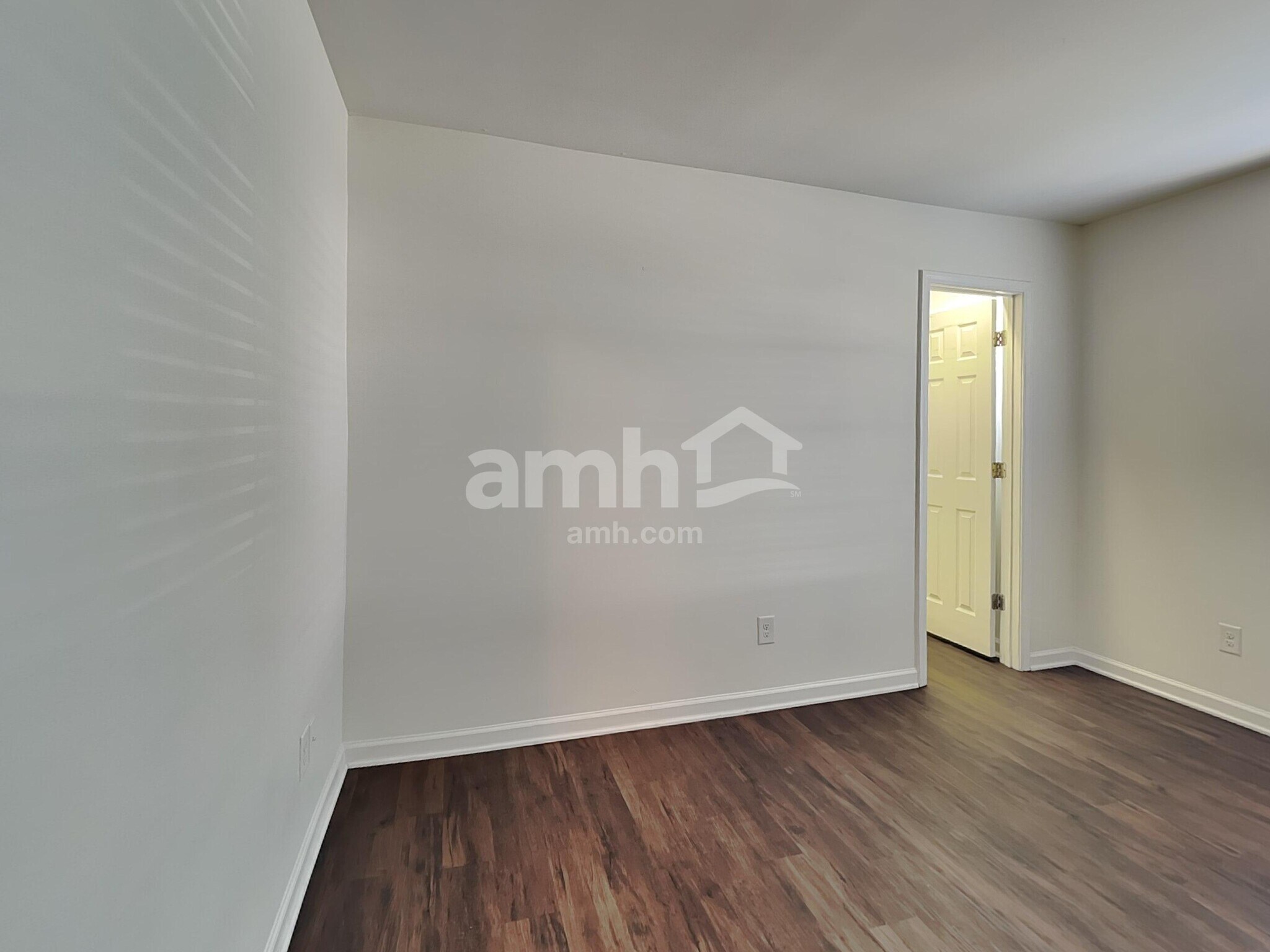 Building Photo - 4404 Wolf Run Dr