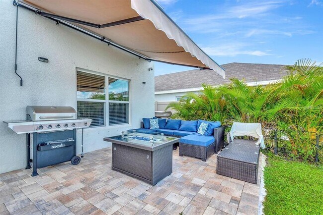 Building Photo - 2942 Rock Sound St