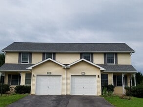 Building Photo - State College 3 bedroom duplex available August!