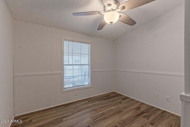 Building Photo - 16005 N 32nd St