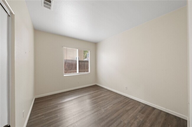 Building Photo - 24898 Sunset Vista Ave