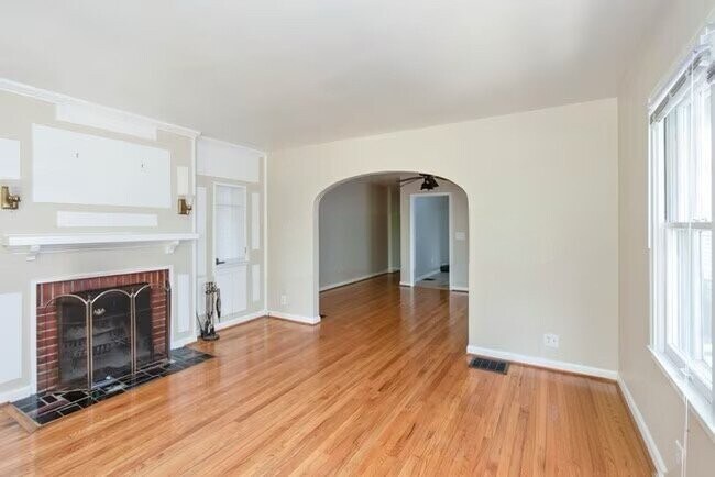 Building Photo - 77 N Layman Ave