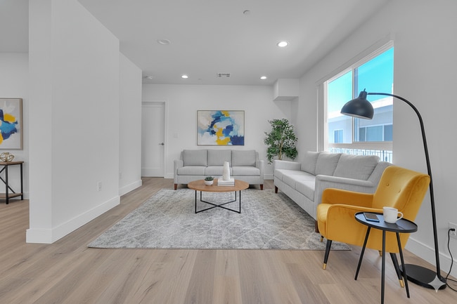 Building Photo - 11726 Hamlin St