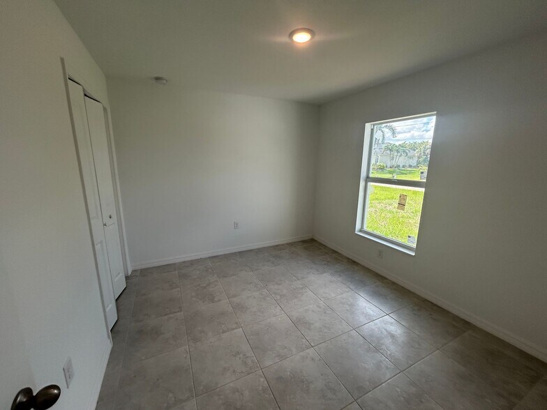 Building Photo - New Construction 4/2