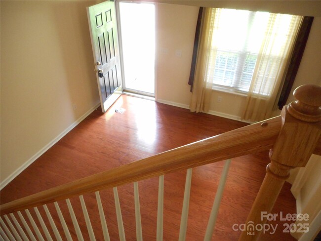 Building Photo - 15519 Stronvar House Ln