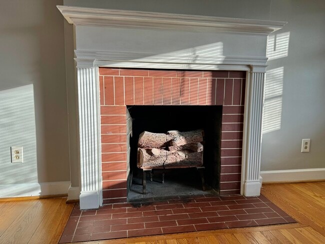 Building Photo - 479 Stratford Dr