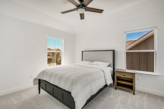 Building Photo - 217 Turnbuckle Bnd