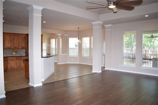 Building Photo - 7233 Via Dono Dr