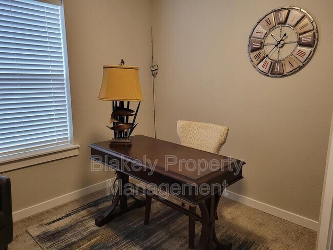 Building Photo - 5929 S Boddington Ln