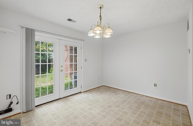 Building Photo - 8635 Reinecke Ct