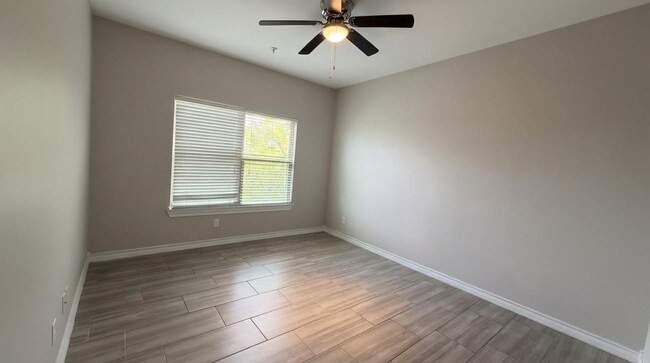 Building Photo - 5601 Cuenca Dr