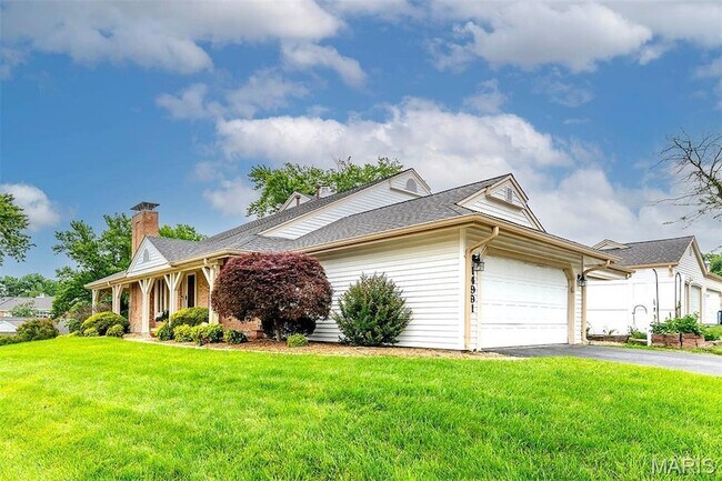 Building Photo - 14991 Broadmont Dr