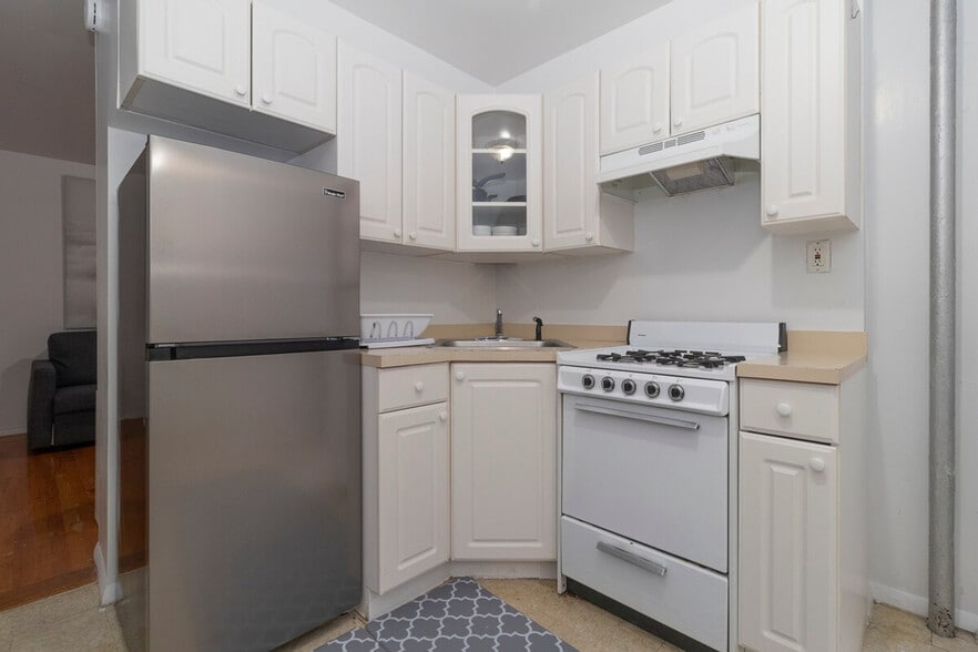 Building Photo - 317 E 93rd St