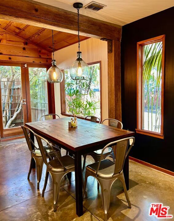 Building Photo - 3617 Maplewood Ave