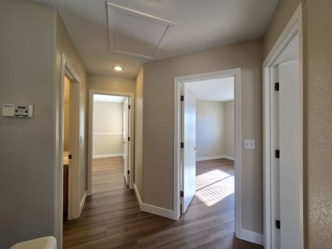 Building Photo - A Fabulous 5 Bedroom Home with 1 Bedroom and 3/4 Bathroom downstairs