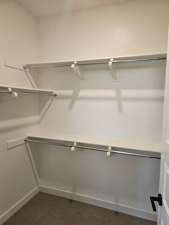 Building Photo - 679 Fahrenheit Dr