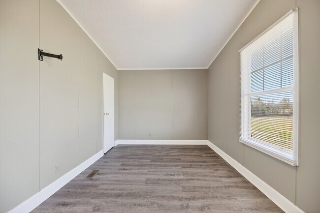 Building Photo - 2382 Bass Dr