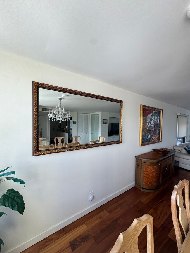 Building Photo - Luxury High-Rise Living with Panoramic Oce...