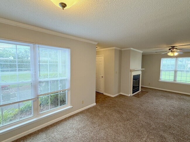 Building Photo - 1002 Stones Throw Dr NW