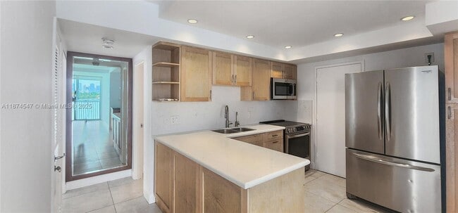 Building Photo - 800 West Ave