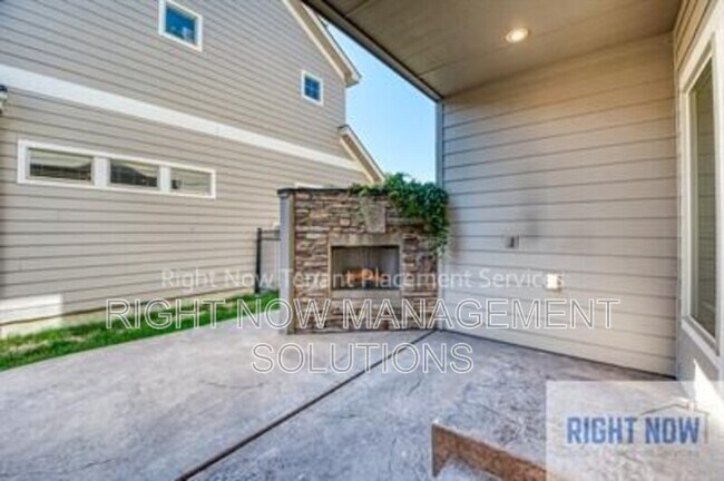 Building Photo - 1076 W Stanhope St