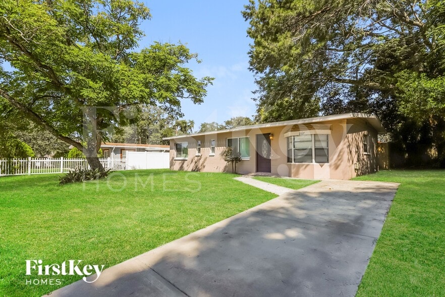 Building Photo - 2107 W Herman St