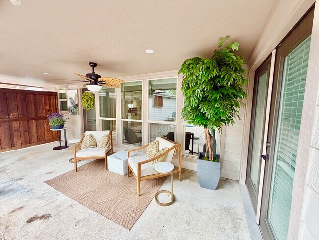 Building Photo - 18315 Forest Town Dr