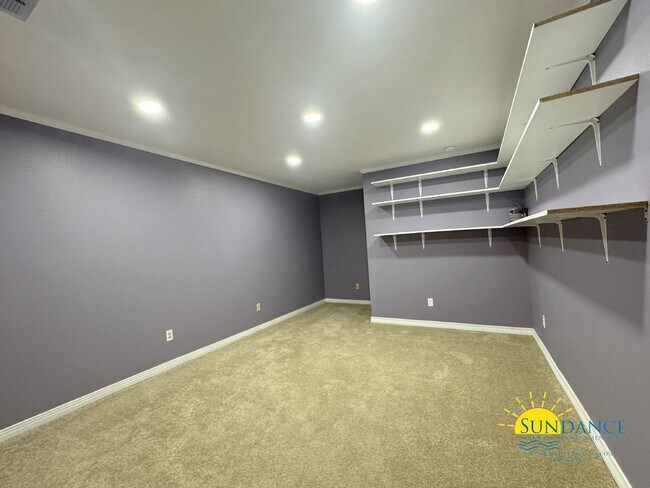 Building Photo - Stunning 3 Bedroom Home in Shalimar with In-ground Pool!