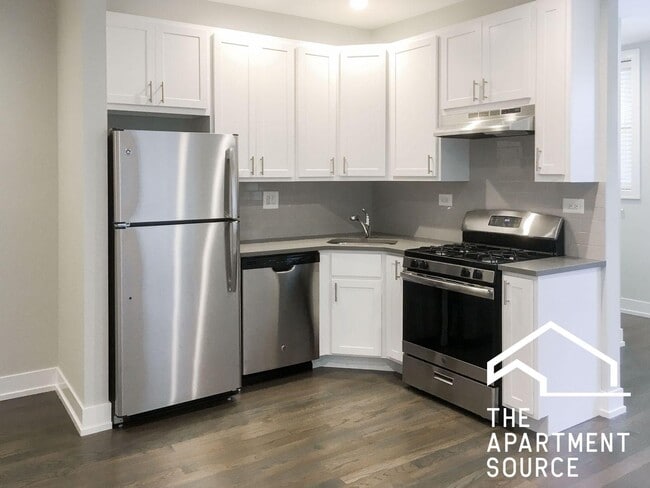 Building Photo - 4951 N Oakley Ave