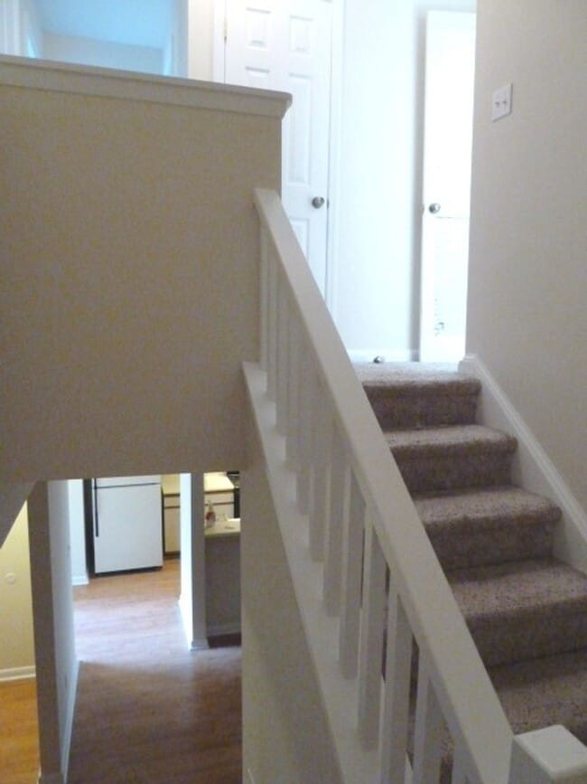 Building Photo - Spacious 3 bedroom in Finley Forest offers convenient location and neighborhood amenities