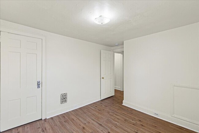 Building Photo - 2802 N Constitution Rd