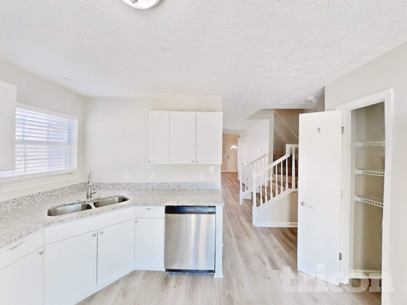 Building Photo - 2773 Riverbend Dr