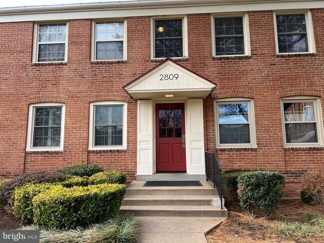 Building Photo - 2809 Arlington Blvd