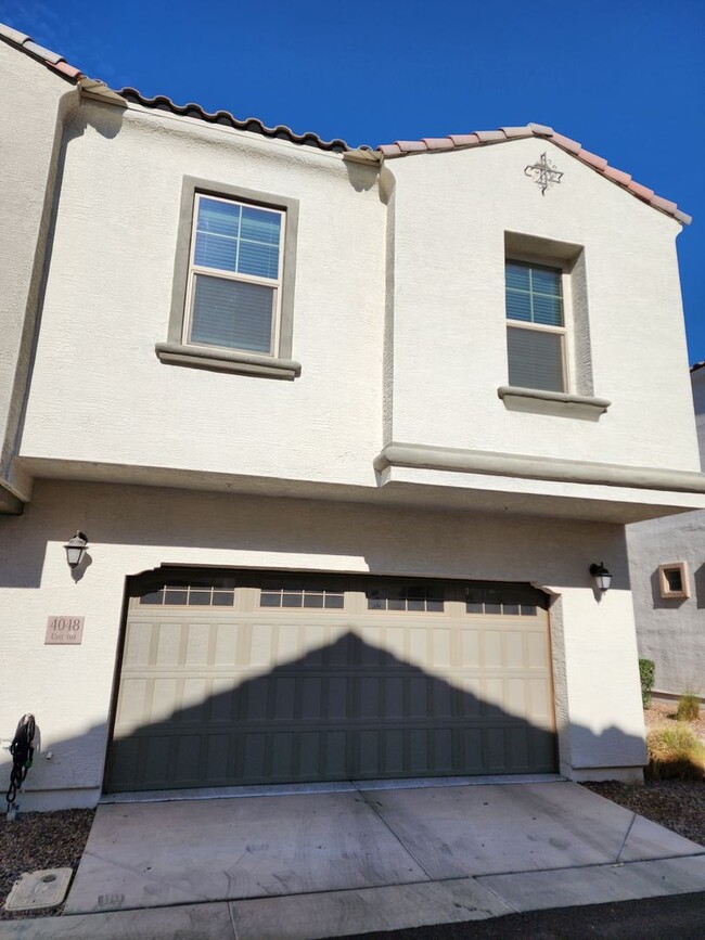 Building Photo - 3 Bedroom Townhome in the Fincher Fields C...