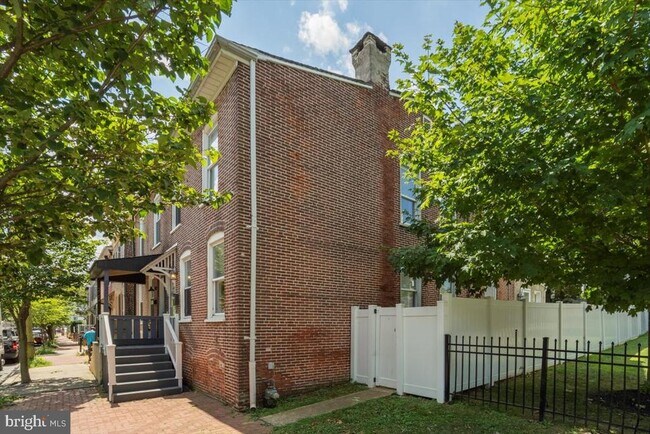 Building Photo - 220 S Matlack St