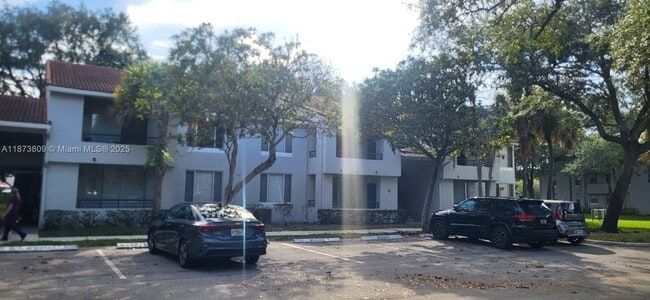 Building Photo - 631 Lyons Rd