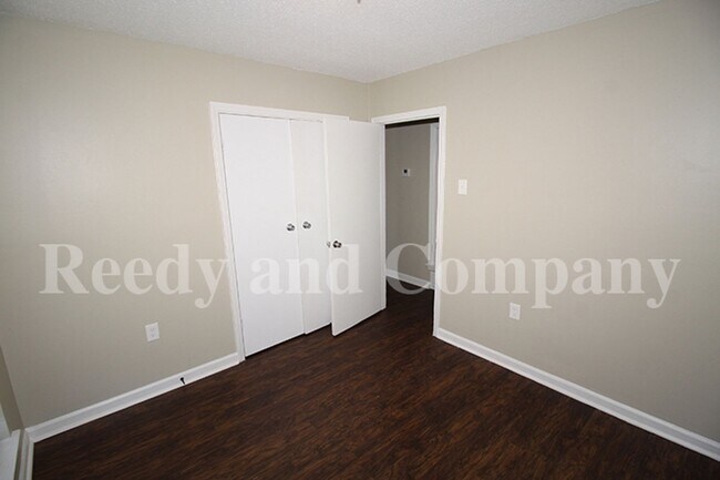 Building Photo - 2447 Wellons Ave