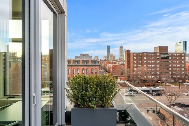 Building Photo - 7 E Springfield St