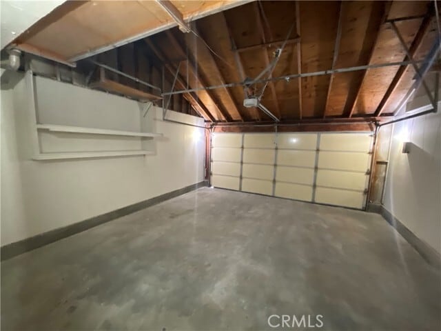 Building Photo - 25400 Oak St