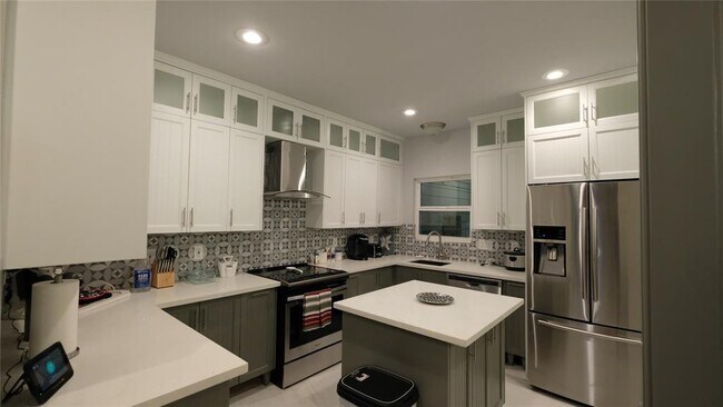Building Photo - 632 N Eldridge Pkwy
