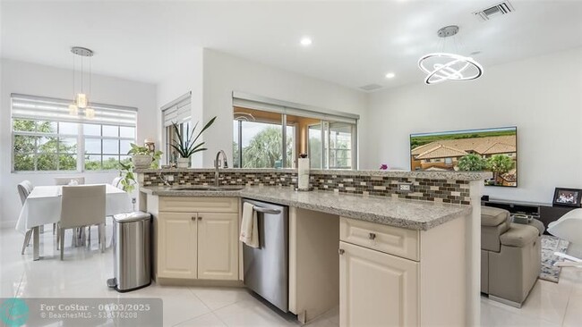 Building Photo - 7989 NW 128th Ln